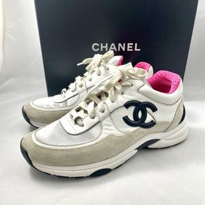 CHANEL women sneaker sz 38